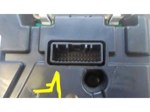 Přístrojová deska Renault Captur 2015 248105380R, 248108230R