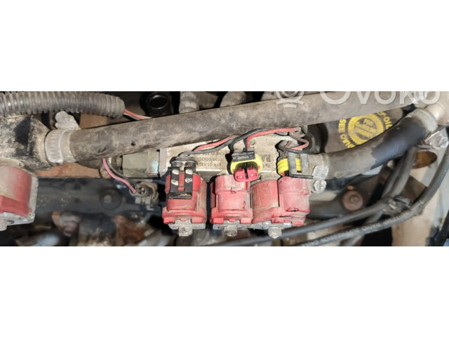 Vstřikovač 67R014303 Dodge Caravan pro benzínový motor 3.3