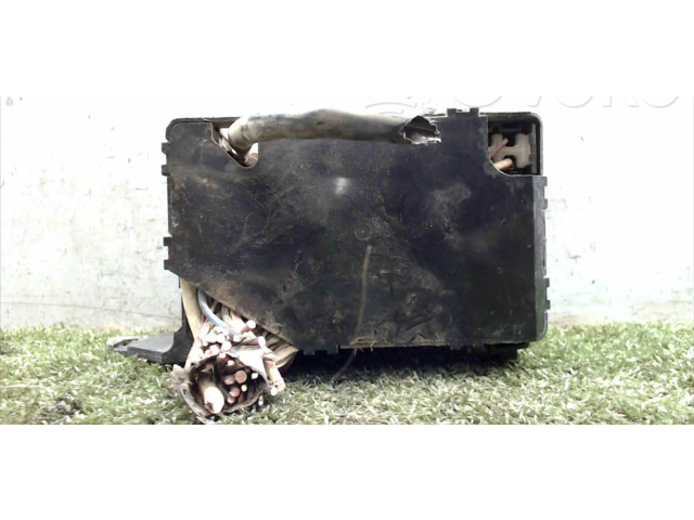 Блок предохранителей Mitsubishi L200