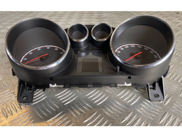 Панель приборов 13346172, 600775881   Opel Meriva B       