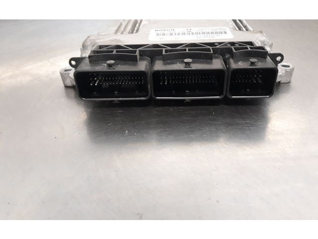 Řídící jednotka 237104128R Renault Sandero II 2015