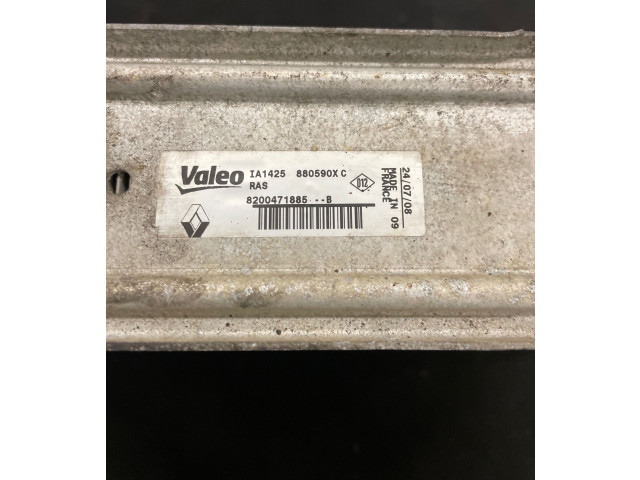 Интеркулер  8200471885, 880590XC   Renault Clio III 