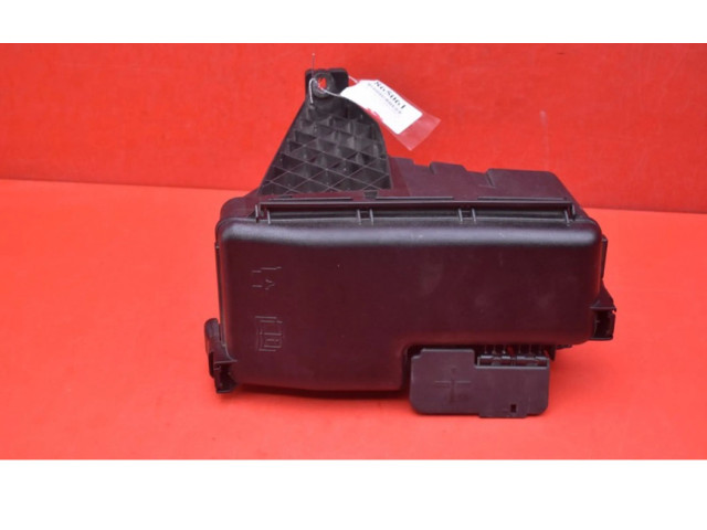 Блок предохранителей 30728132, 30728132 Volvo V70