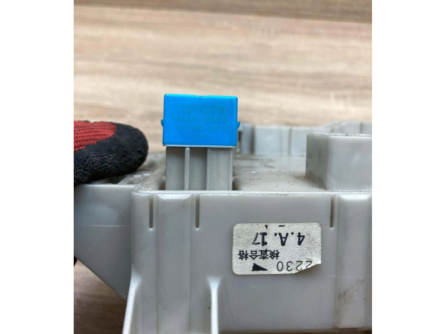Pojistková skříňka 8198050030, 9098702027 Toyota Land Cruiser (J120) 2002