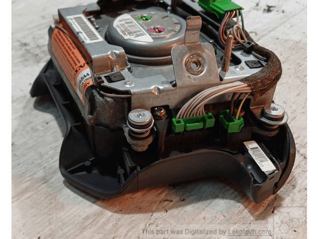 Подушка безопасности водителя 30698516   Volvo V70