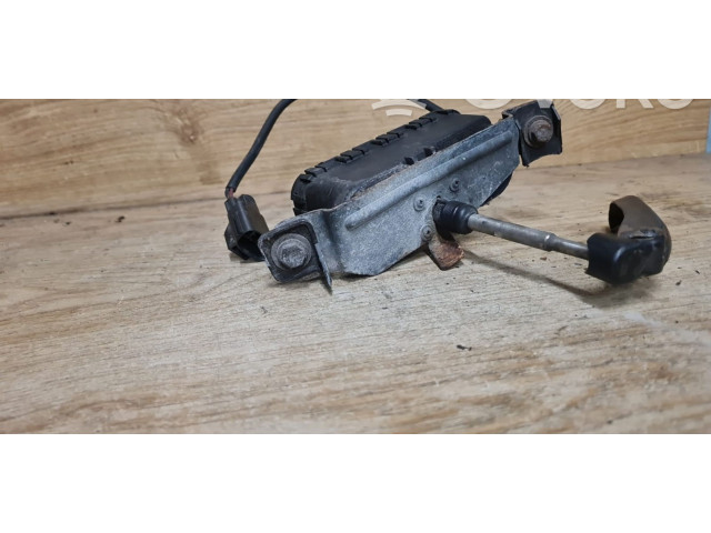 Моторчик стеклоочистителя 0390206218    Volvo V70