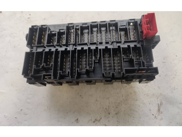 Блок предохранителей  357937039   Volkswagen Transporter - Caravelle T4    