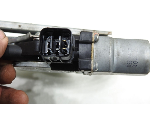 Ручка стеклоочистителей Mitsubishi Carisma