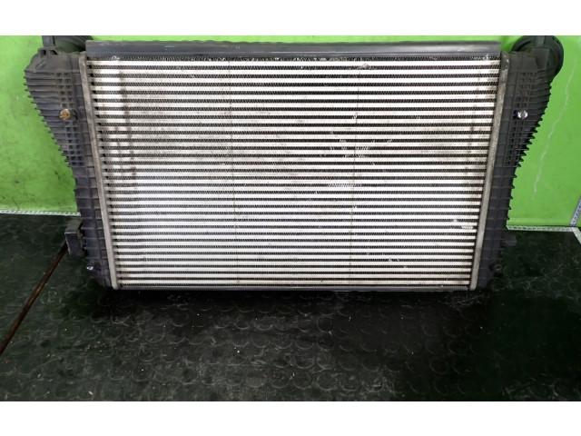 Интеркулер 1K0145803L Skoda Octavia Mk2 (1Z)