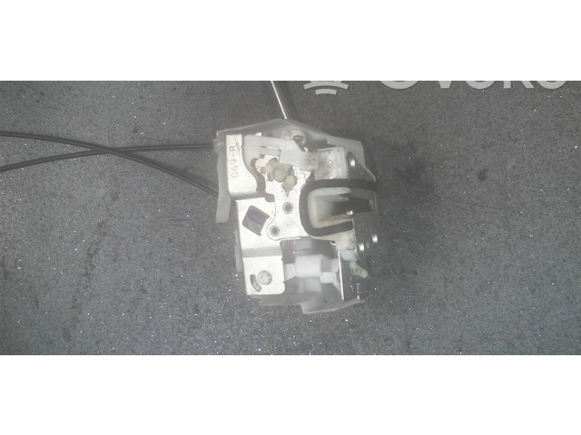 Zámek zadních dveří 82301M68K11000   Suzuki Alto 2013