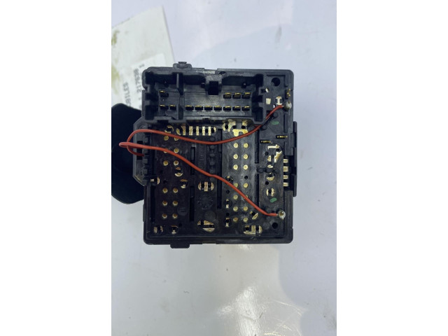 Ручка стеклоочистителей 8201168008   Dacia Logan II