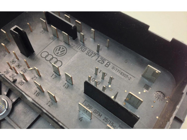 Блок предохранителей 1K0937125B Volkswagen Golf Plus