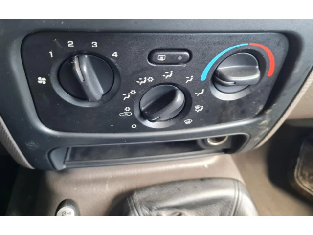 Блок управления климат-контролем 55037533AE   Jeep Cherokee III KJ