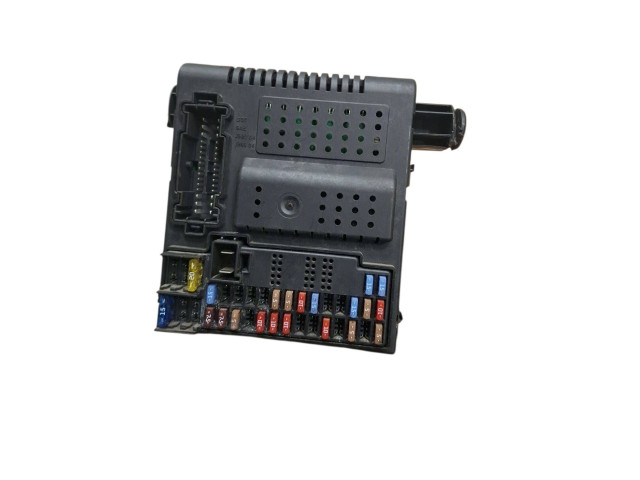 Блок предохранителей 30728542, 00005517790   Volvo V70    