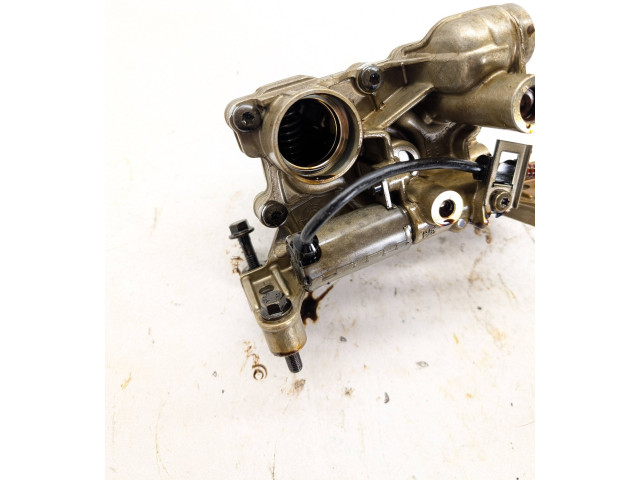 Масляный насос  B4204T23 31670242  Volvo S90, V90 