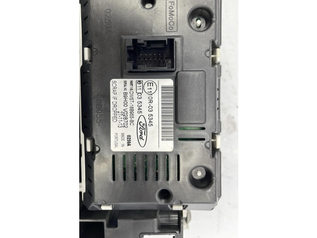 Радио/ проигрыватель CD/DVD / навигация