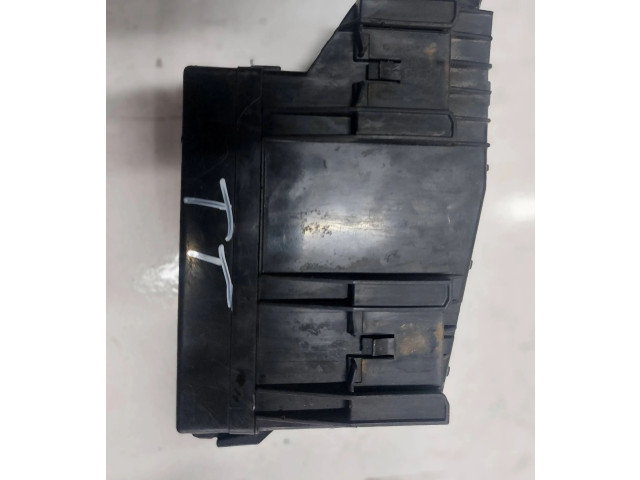 Блок предохранителей  24382CA010, 7154705530   Audi TT Mk1    