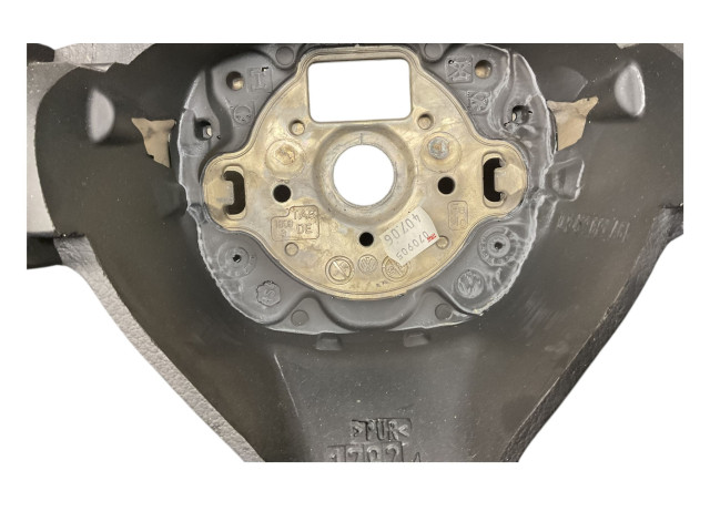 Руль Volkswagen Golf Plus 2005 - 2013 года 1K0880201P