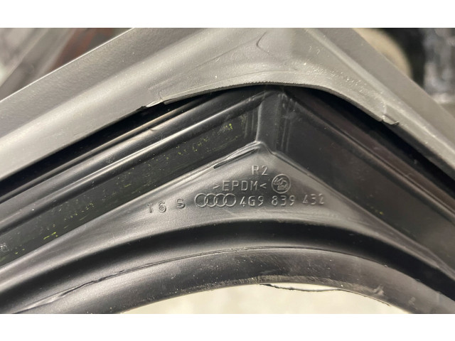 Уплотнительная резина (у стекла)    Audi A6 S6 C7 4G      