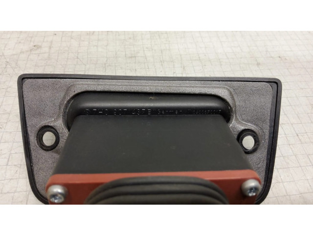 Контактное соединение дверей