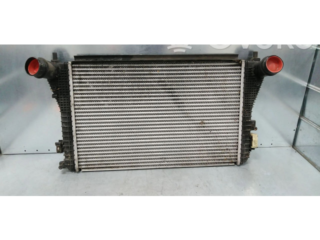 Интеркулер 1K0145803CA, 1K0145803AF Volkswagen Caddy