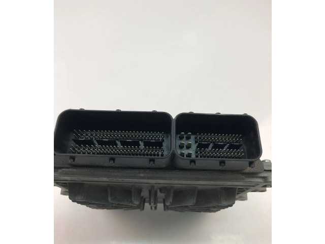 Блок управления двигателем Блок управления 31336983, 0281018414   Volvo V70