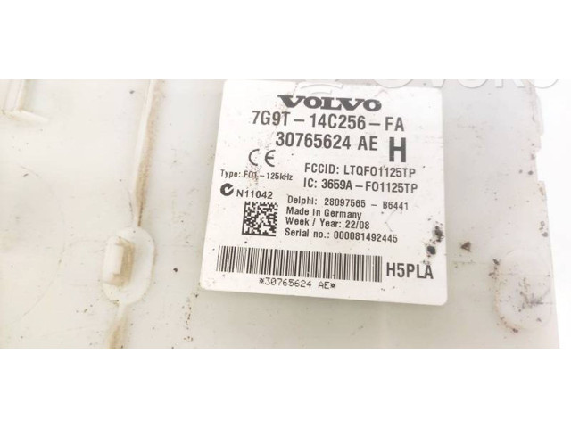 Блок предохранителей  30765624, 7G9T-14C256-FA   Volvo V70    