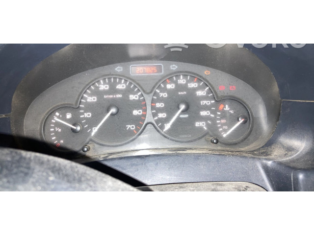 Přístrojová deska  Citroen Berlingo 2007 00006105V7  