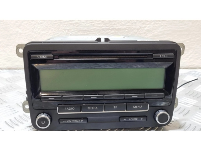 Радио/ проигрыватель CD/DVD / навигация