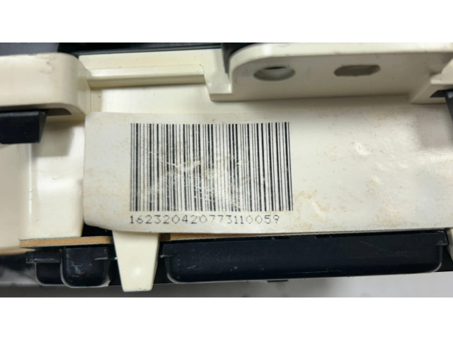 Přístrojová deska Pontiac Firebird 1998 16232042