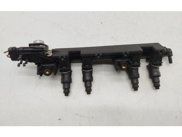 Топливная рампа 7700870914 Renault Clio II