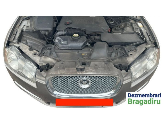 Топливная рампа Jaguar XF X250