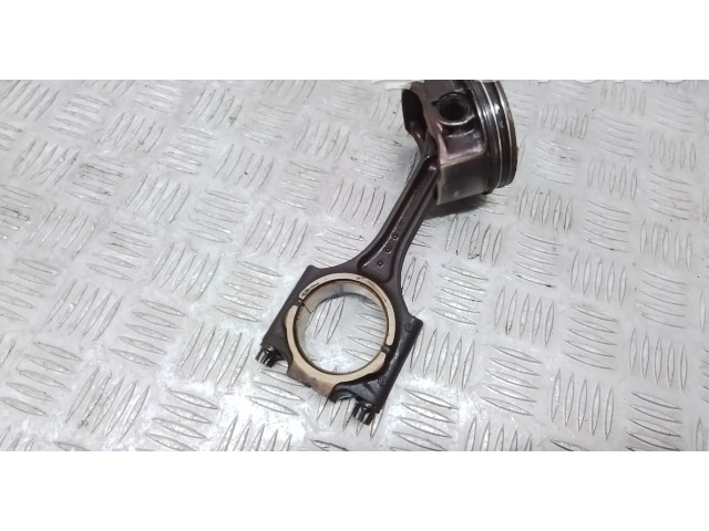 Píst Volvo S80 B5254T10