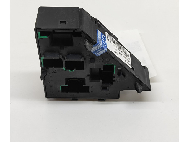 Блок предохранителей 31473569   Volvo S90, V90    