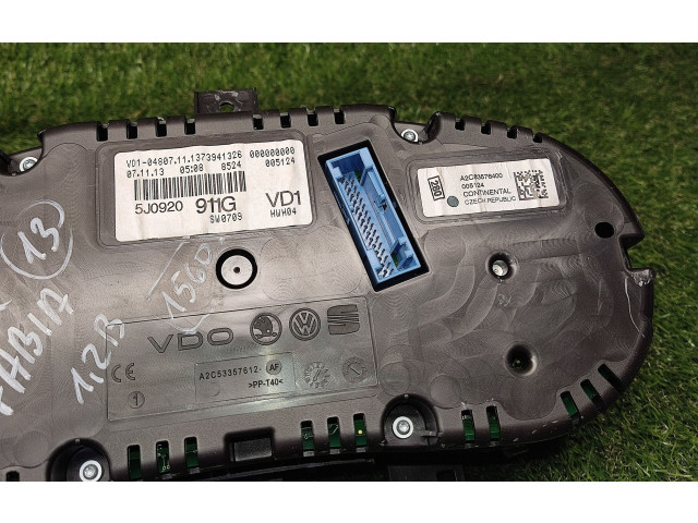 Geschwindigkeitsmesser Cockpit 5J0920911G Skoda Fabia Mk2 (5J)