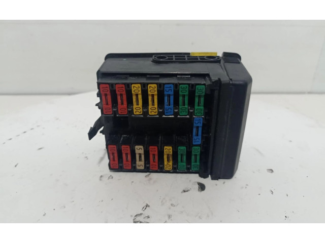 Блок предохранителей    Renault Scenic I    