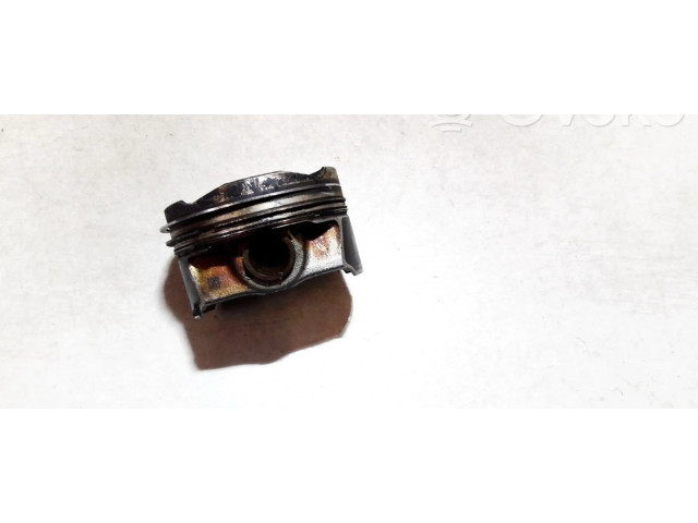 Píst BMW 7 F01 F02 F03 F04 pro benzínový motor 3.0