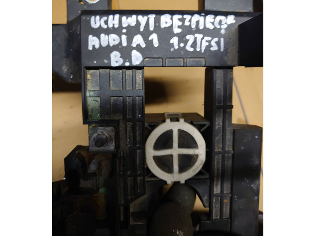 Блок предохранителей Audi A1