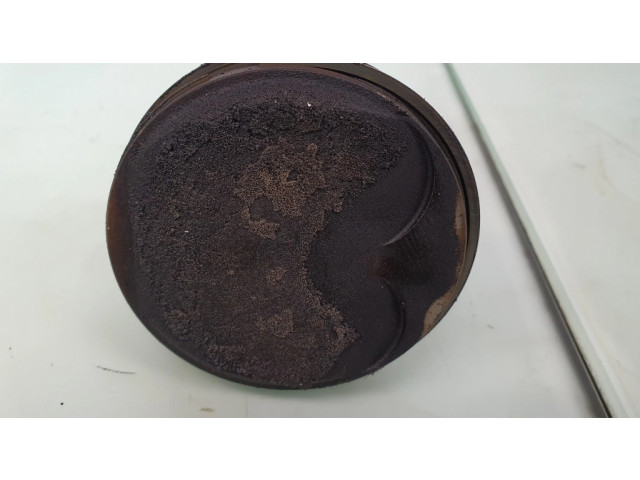 Píst 11257840922, 11247838623 BMW M5 pro benzínový motor 5.0