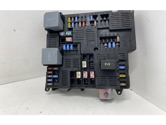 Блок предохранителей 32212298 Volvo XC90