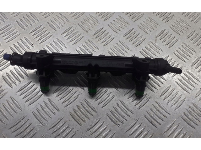 Топливная рампа 03E971824 Skoda Fabia Mk1 (6Y)