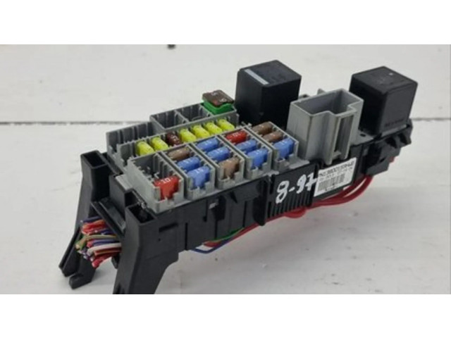 Pojistková skříňka 13800159 Volvo V70 2012