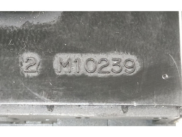 Ручка стеклоочистителей XPE100230, 54034246 Rover 620