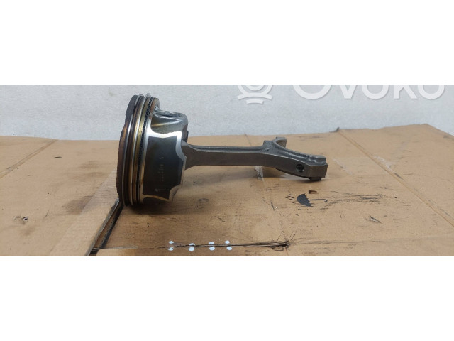 Píst    Ford Mustang VI     