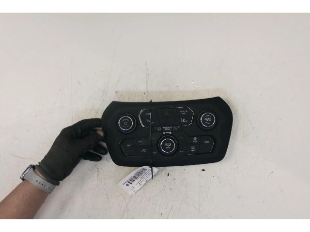 Блок управления климат-контролем    Jeep Renegade