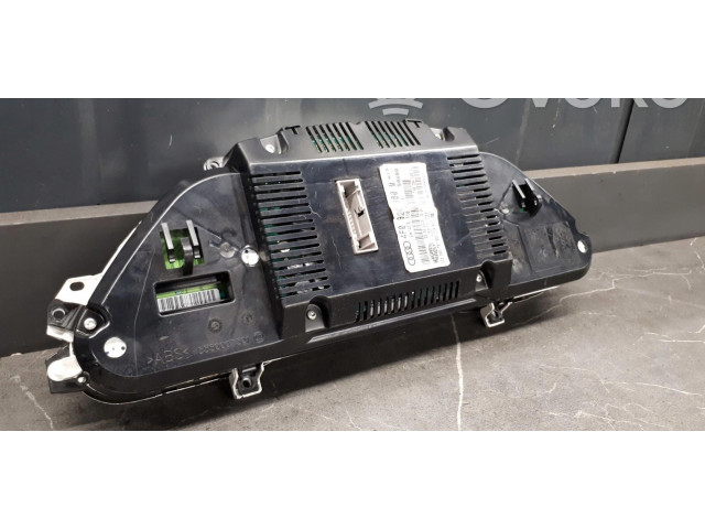 Панель приборов 4f0920980m   Audi A6 S6 C4 4A       