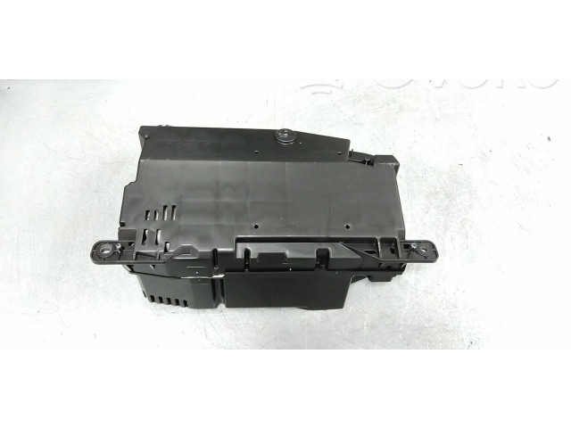 Дисплей    36011698, 32300227   Volvo XC60