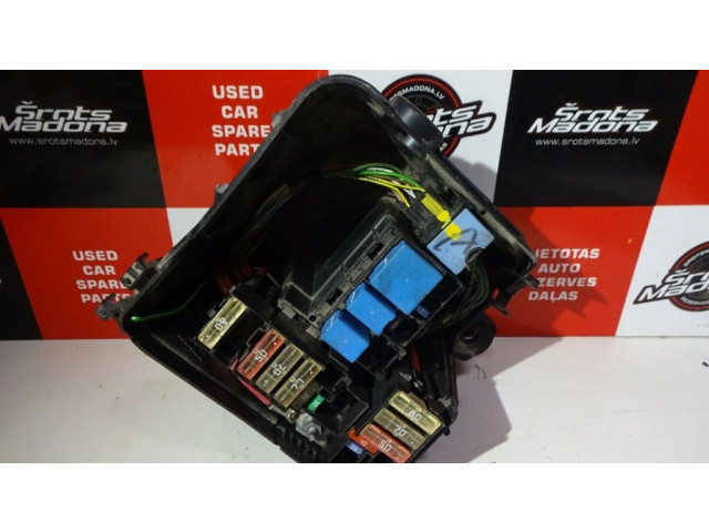 Блок предохранителей 243809584R Dacia Dokker