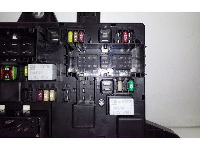 Pojistková skříňka 365927271, 13368653 Opel Zafira C 2012