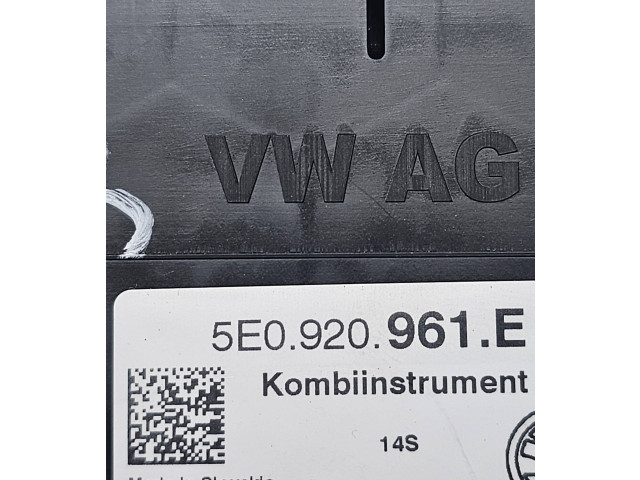 Панель приборов 5E0920961E   Skoda Octavia Mk3 (5E)       